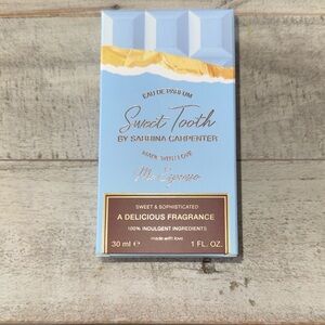 Sweet Tooth by Sabrina Carpenter Eau de Parfum - Blue and Gold
